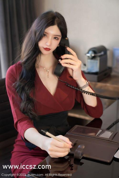 丝袜舅母第一章,第一章：神秘诱惑的序幕拉开