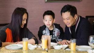 曹颖群英会丝袜,曹颖演绎时尚魅力