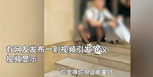 丝袜初中男生视频,揭秘校园生活新现象