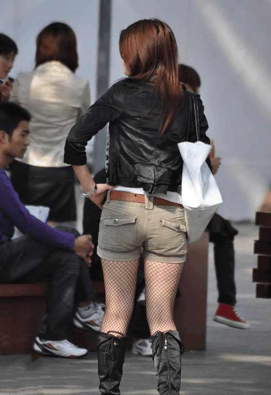 美女穿鱼网丝袜图片,美女演绎鱼网丝袜的性感魅力