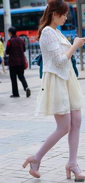 紫裙丝袜少妇,紫裙丝袜少妇的迷人魅力