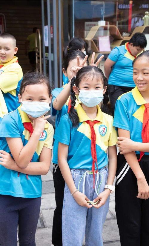 小孩志愿者AV,小志愿者AV的爱心之旅”