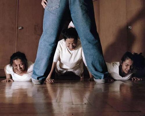 女同同志在线播放,在线播放中的甜蜜瞬间